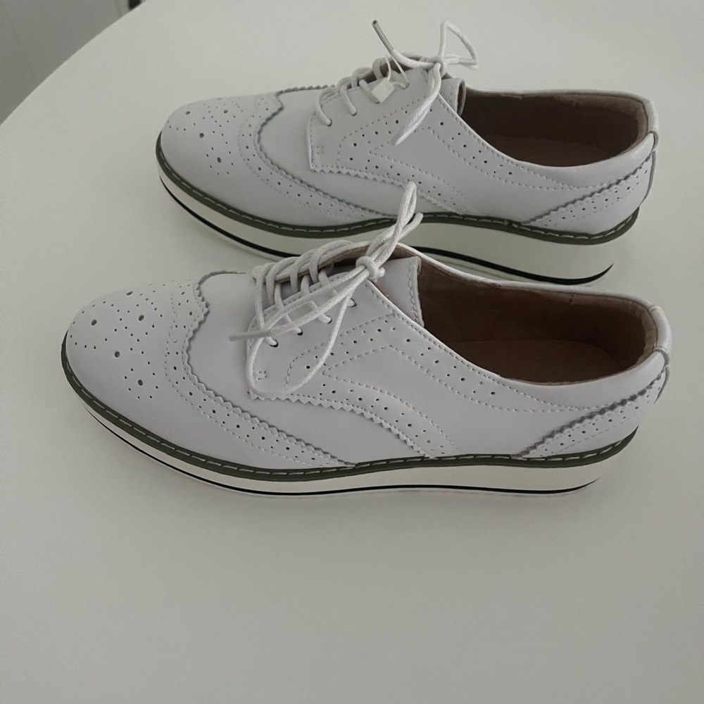 DADAWEN Women's White Platform
Lace-Up Wingtips Size 8 Oxford Shoes - Picture 4 of 6